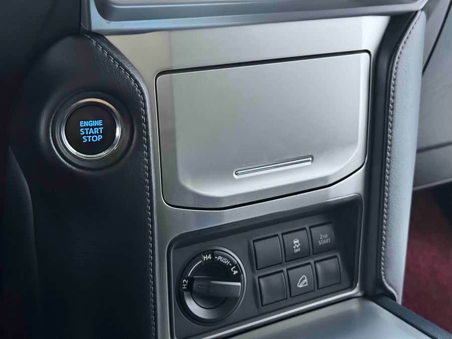 Toyota Prado 2018, фото 10