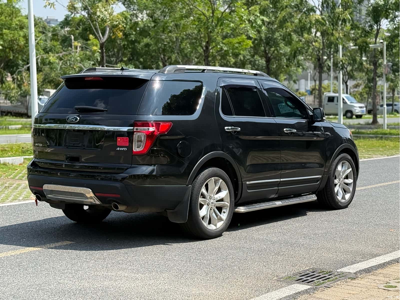 Ford Explorer, 2013 4
