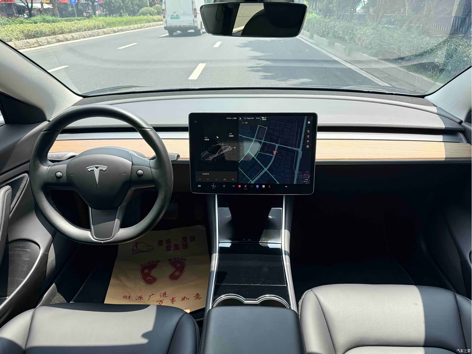 Tesla Model 3, 2019 13
