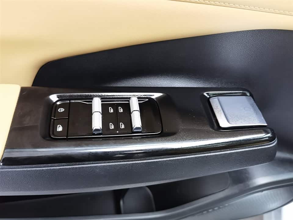 Geely Galaxy Galaxy L7