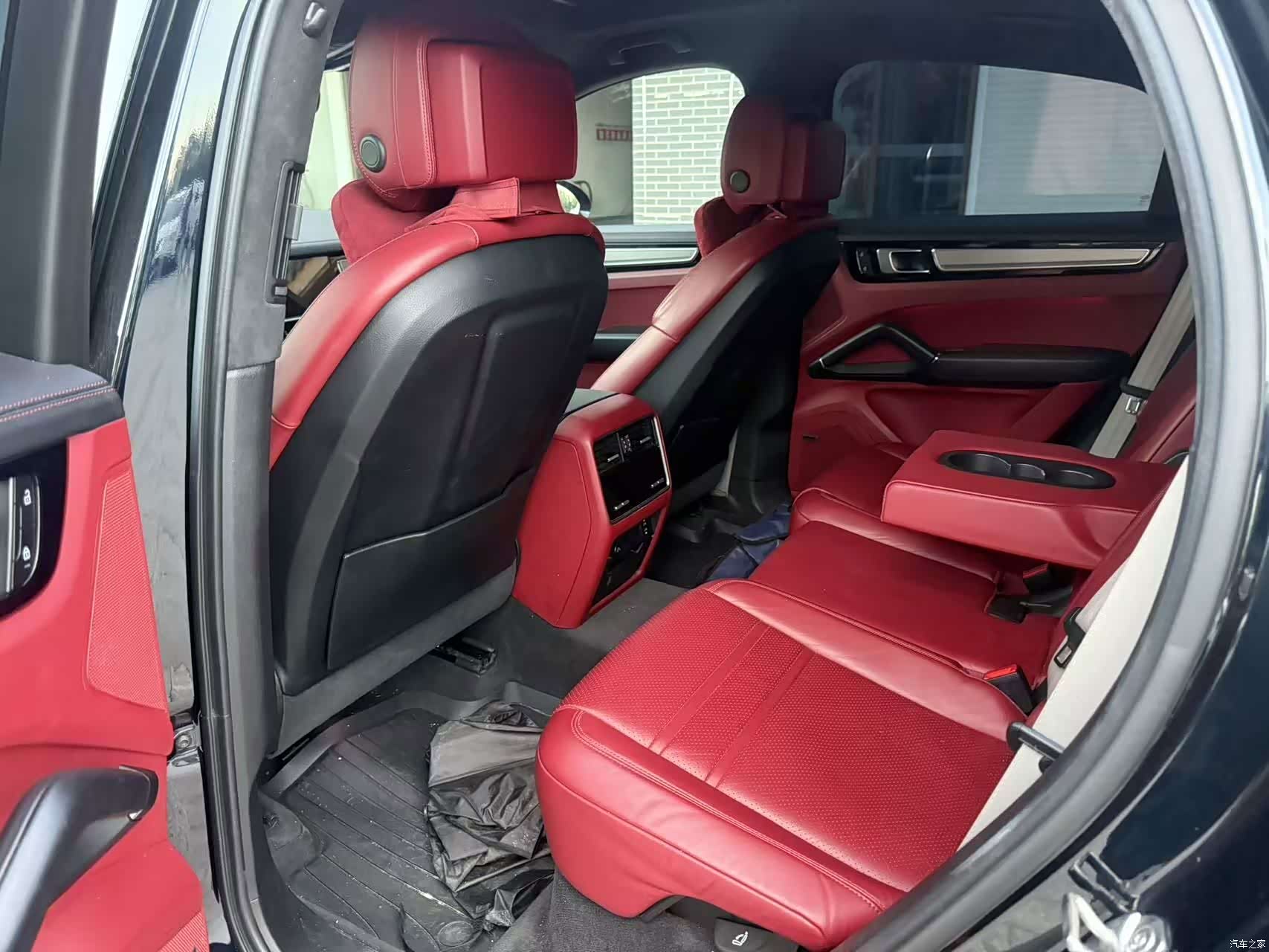 Porsche Cayenne, 2023 все фото