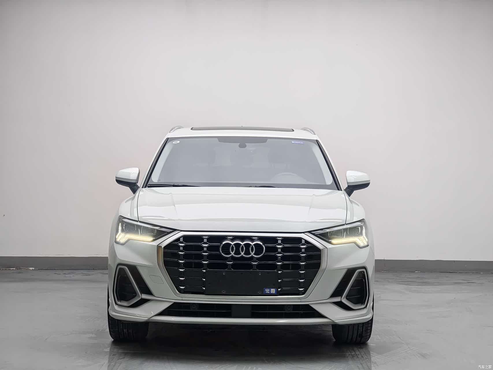 Audi Q3, 2023 2
