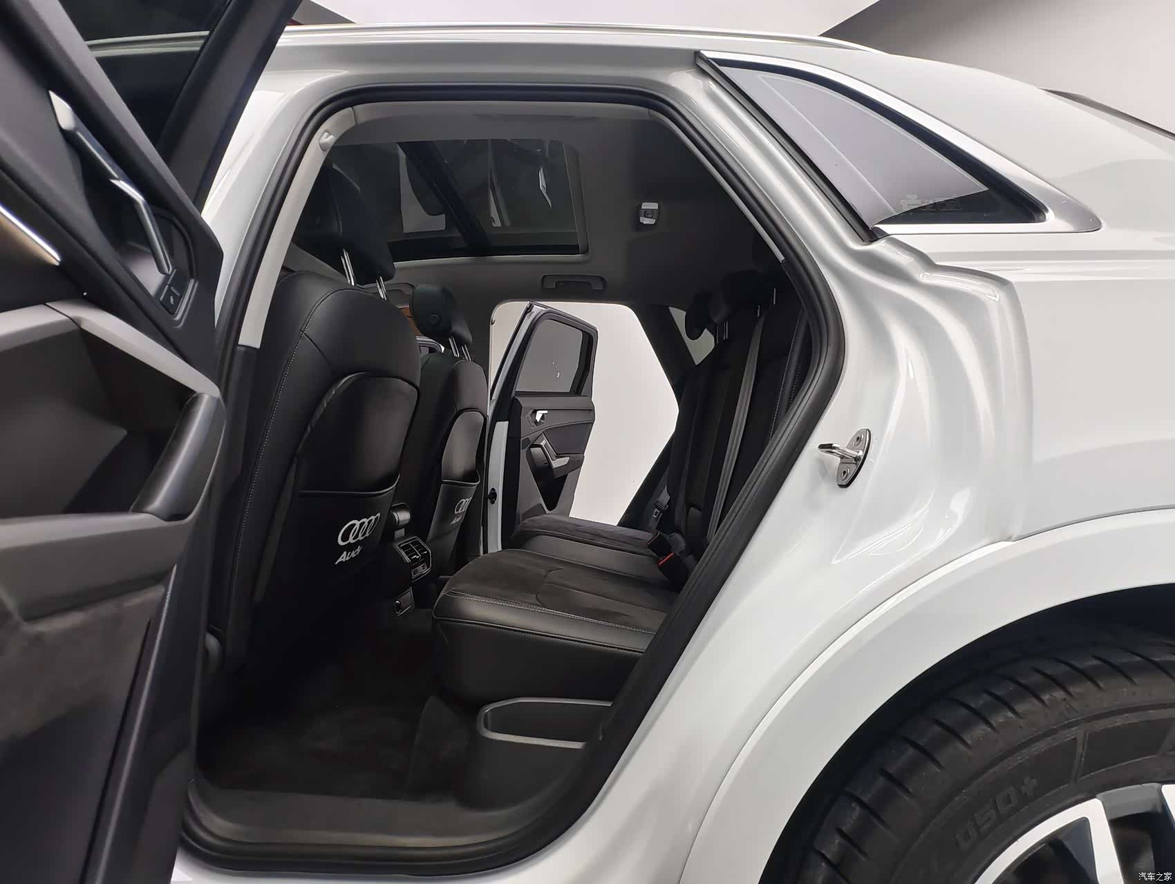 Audi Q3, 2023 8