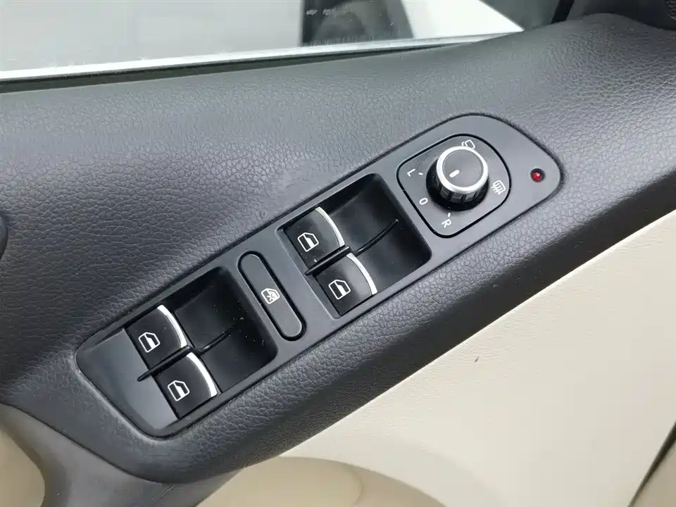 Volkswagen Tiguan Volkswagen Tiguan