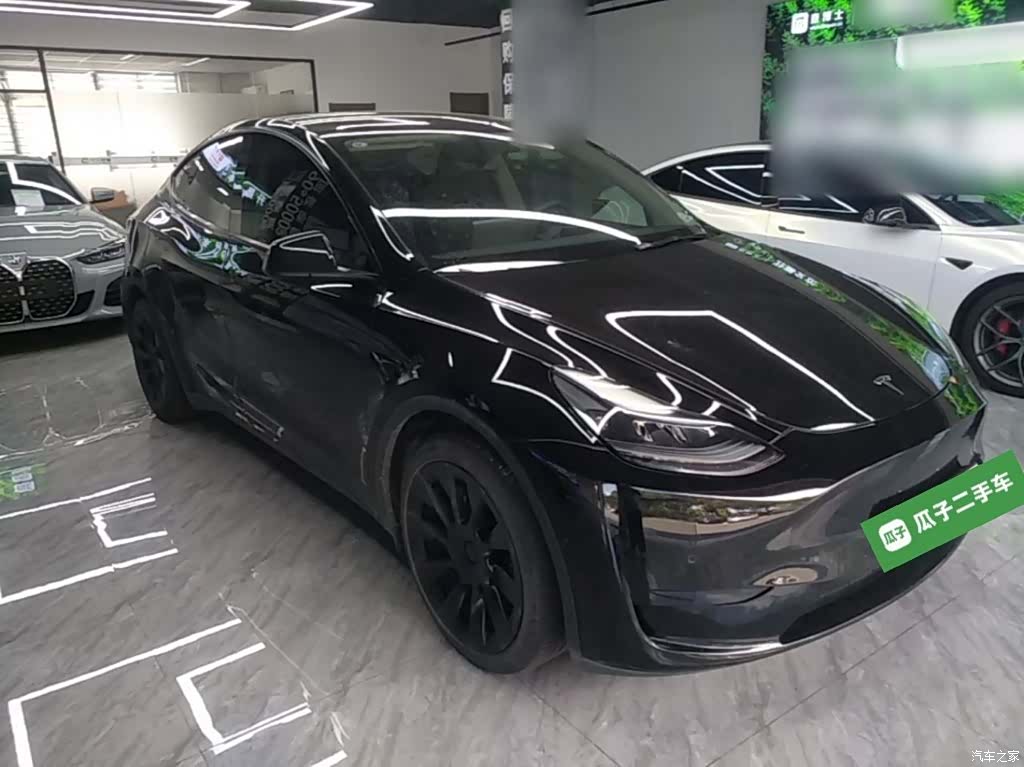 Tesla Model Y, 2023 4