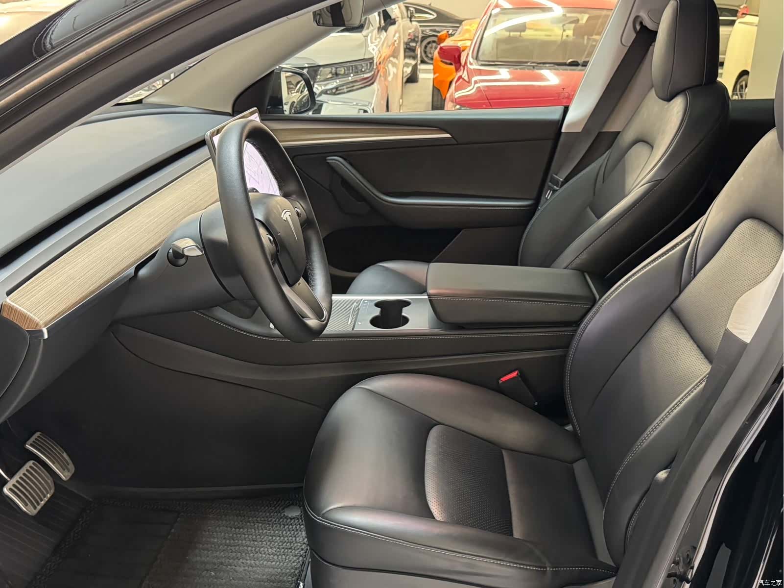 Tesla Model Y, 2021 4