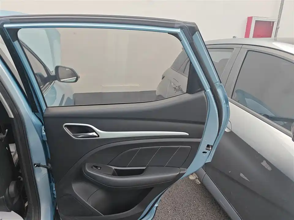 MG EZS pure electric