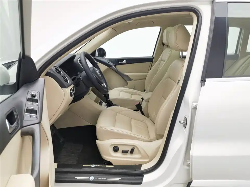 Volkswagen Tiguan Volkswagen Tiguan