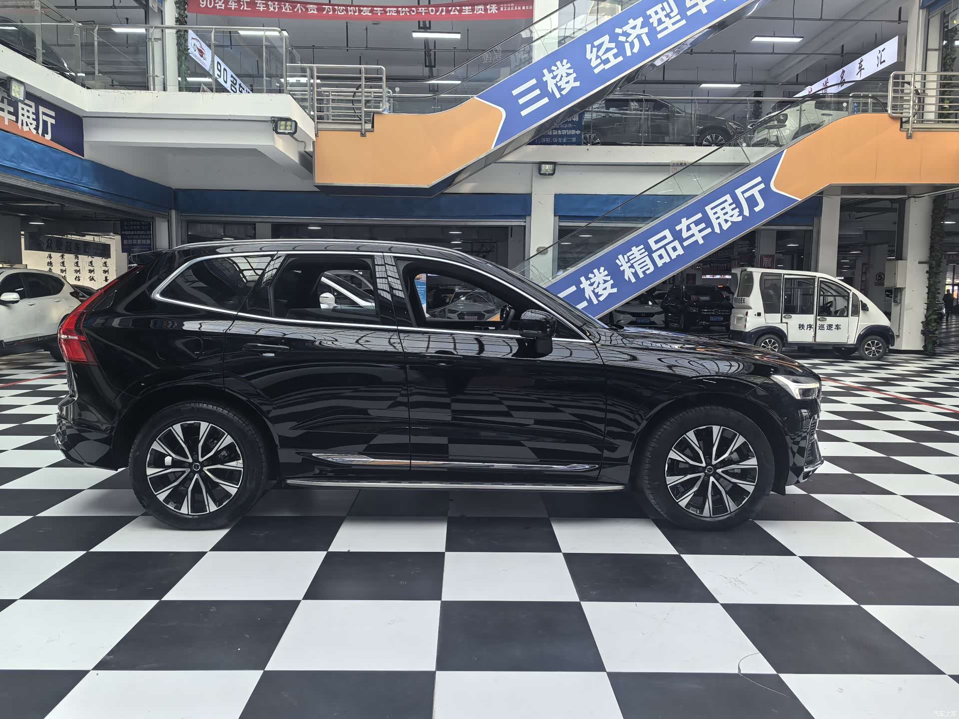 Volvo XC60, 2022 все фото