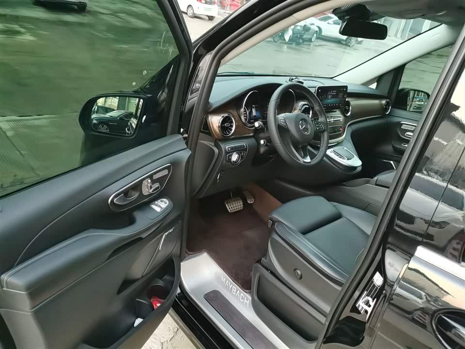 Mercedes-Benz V-class