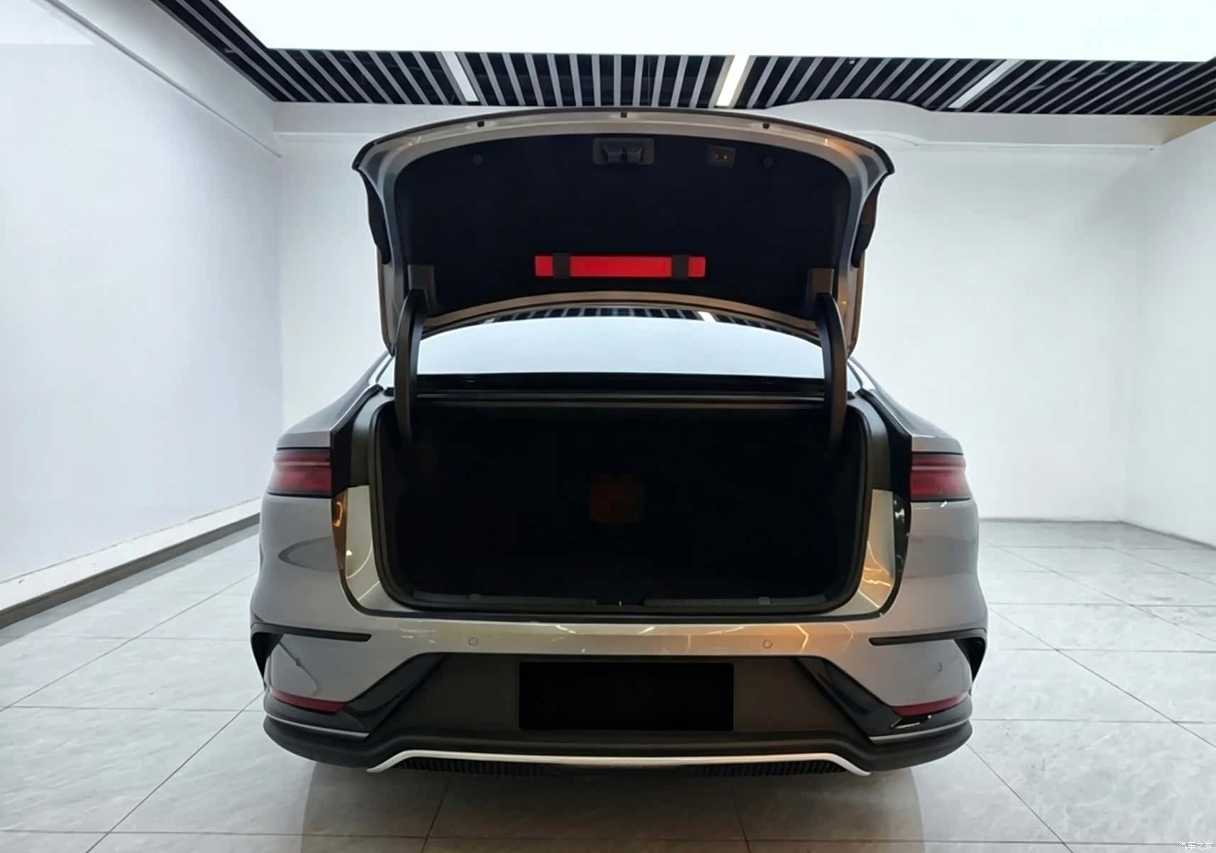BYD Han, 2022 11