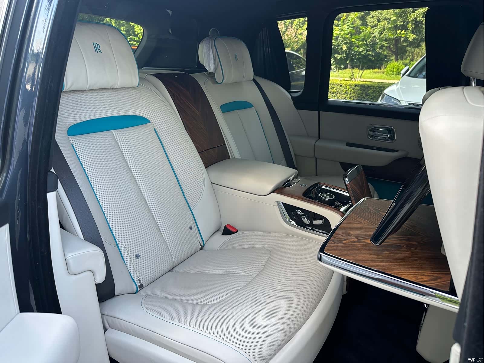 Rolls-Royce Cullinan, 2019 12