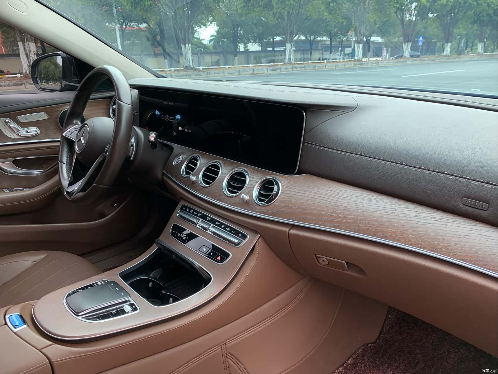Mercedes-Benz E-Class, 2022 28