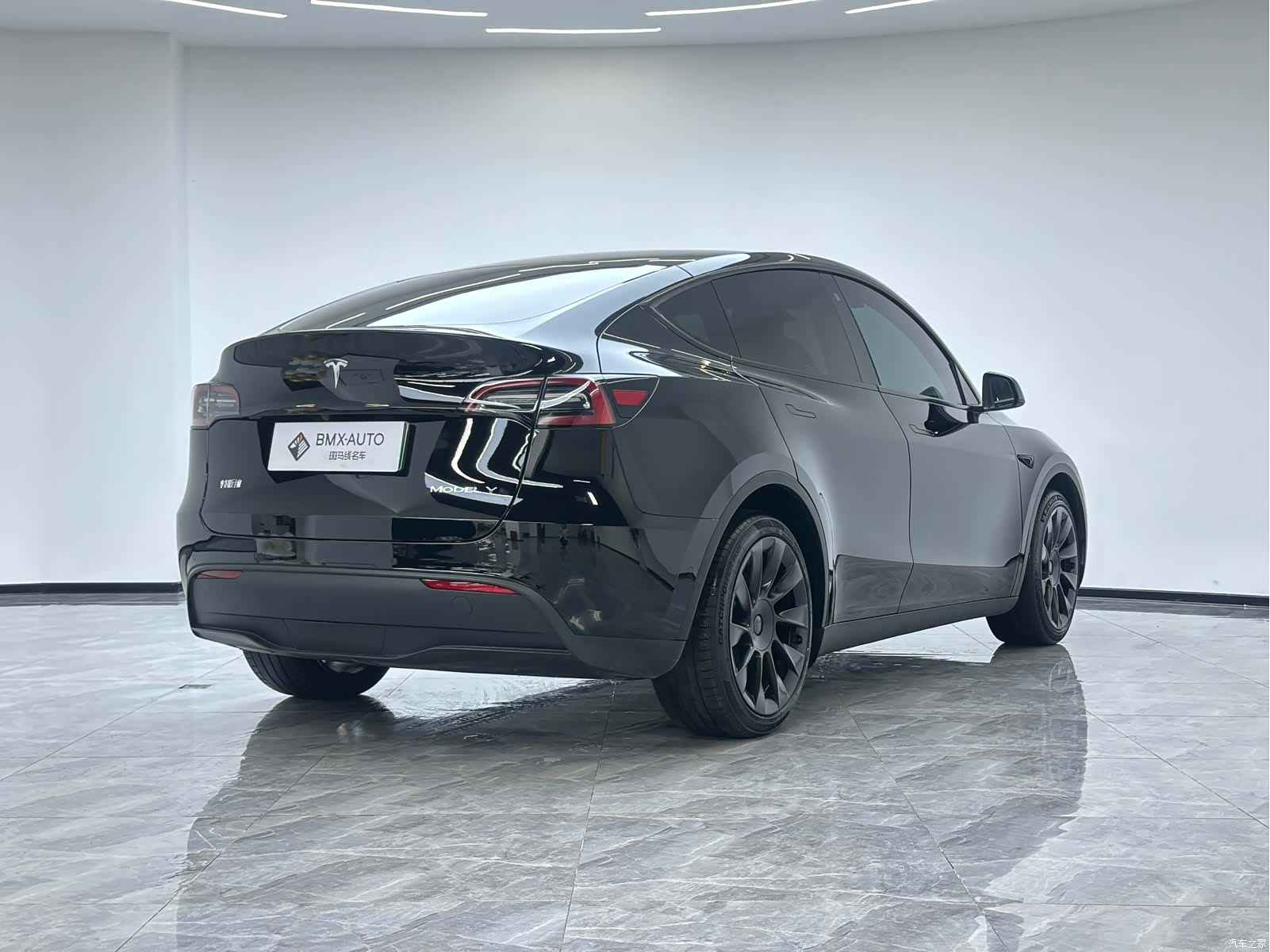 Tesla Model Y, 2023 4