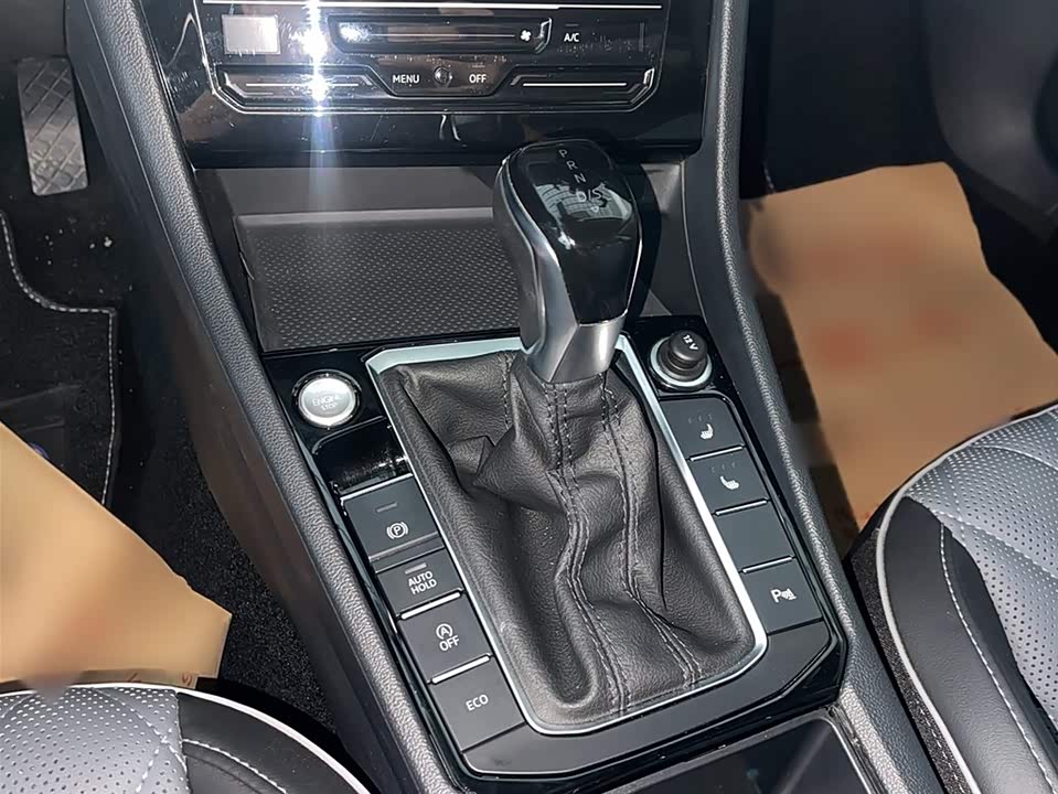 Volkswagen Sagitar Volkswagen Sagitar