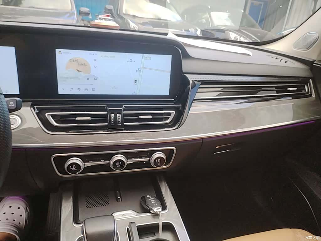 Hongqi HS5, 2023 13