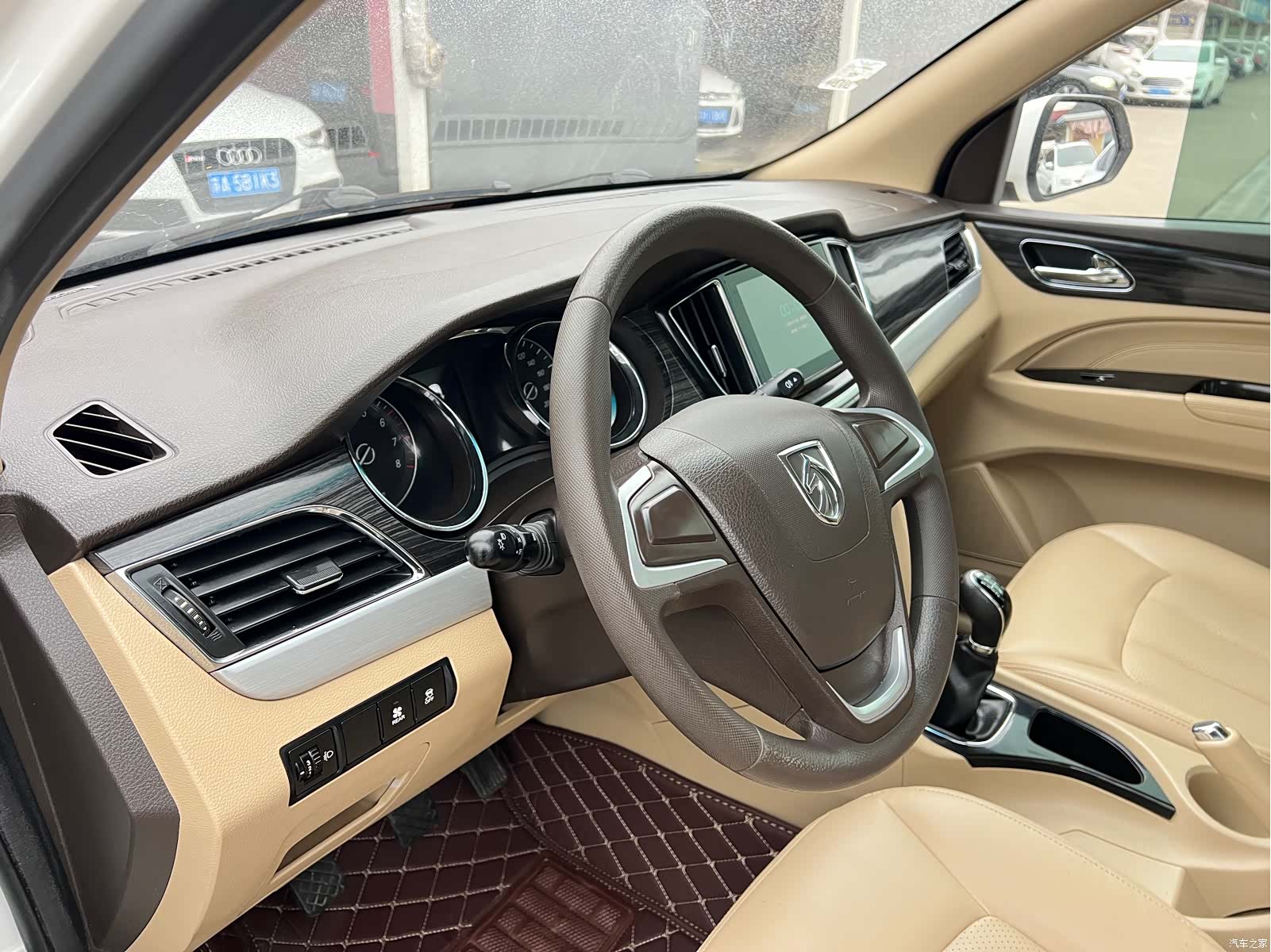Wuling 730, 2018 8