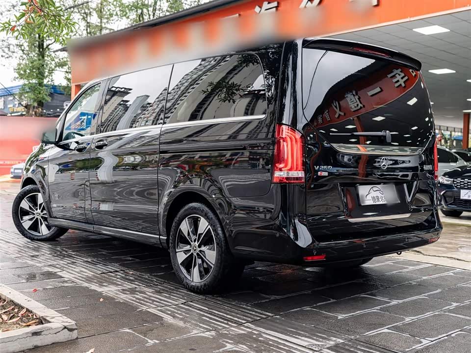 Mercedes-Benz V-class