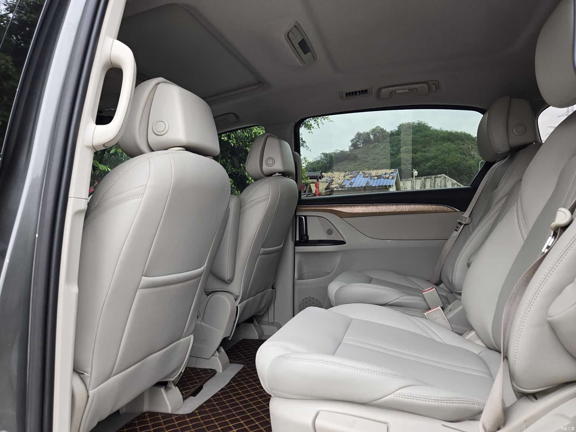 Buick GL8, 2018 10