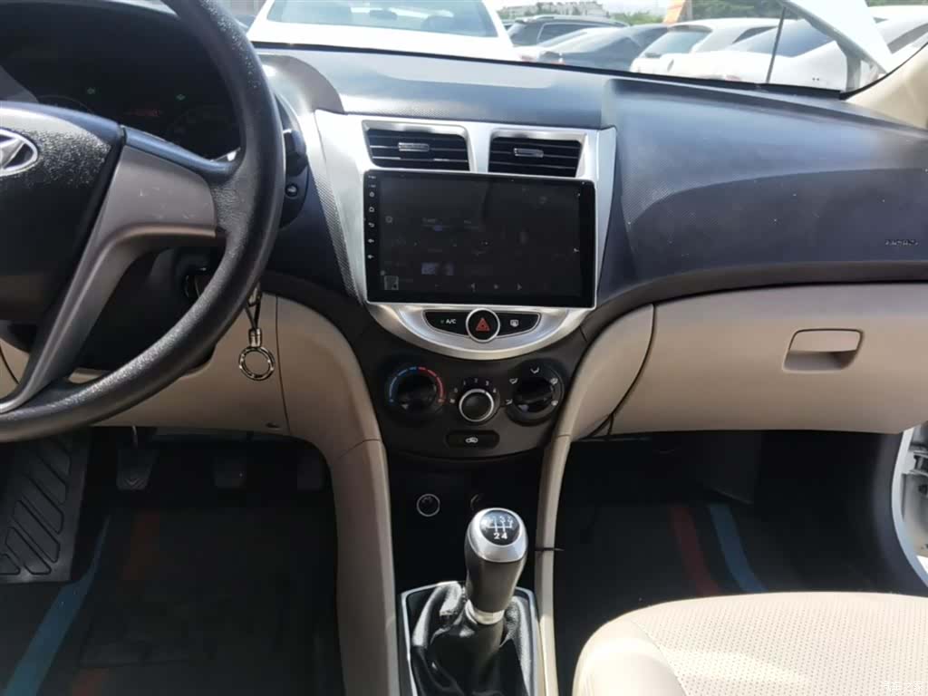 Hyundai GLS, 2016 13