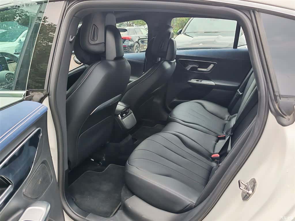 Mercedes-Benz EQE, 2025 8