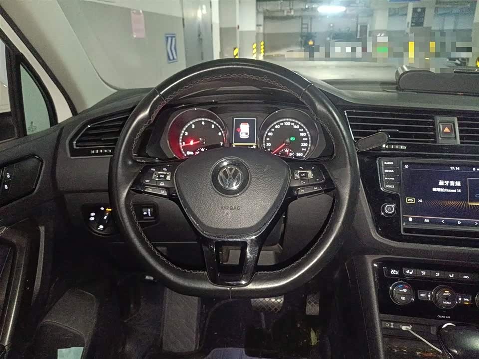 Volkswagen Tiguan L
