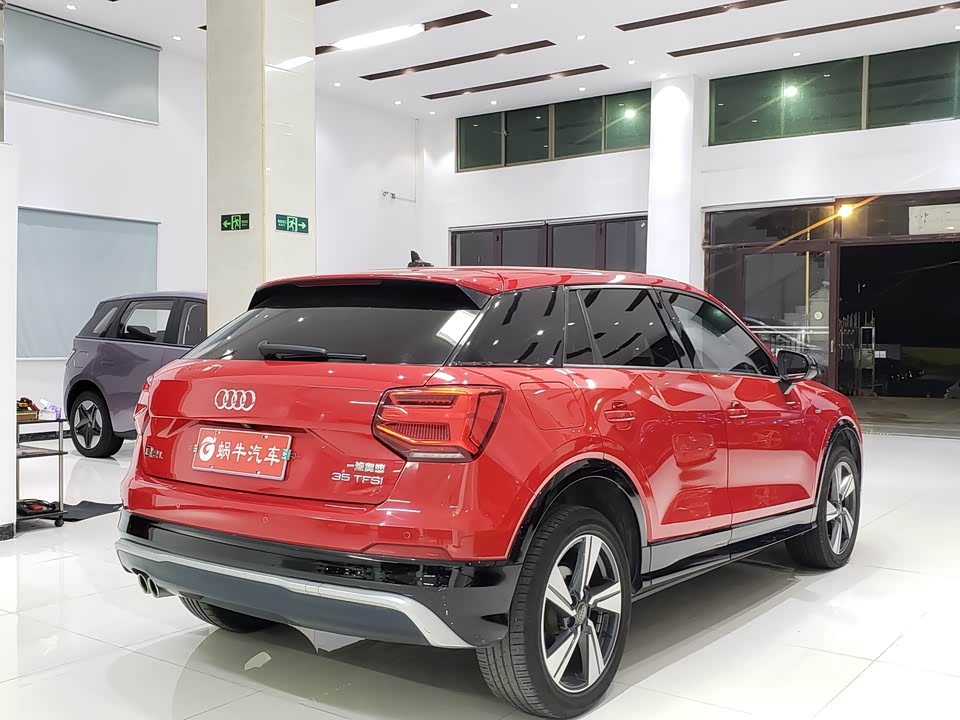 Audi Q2L