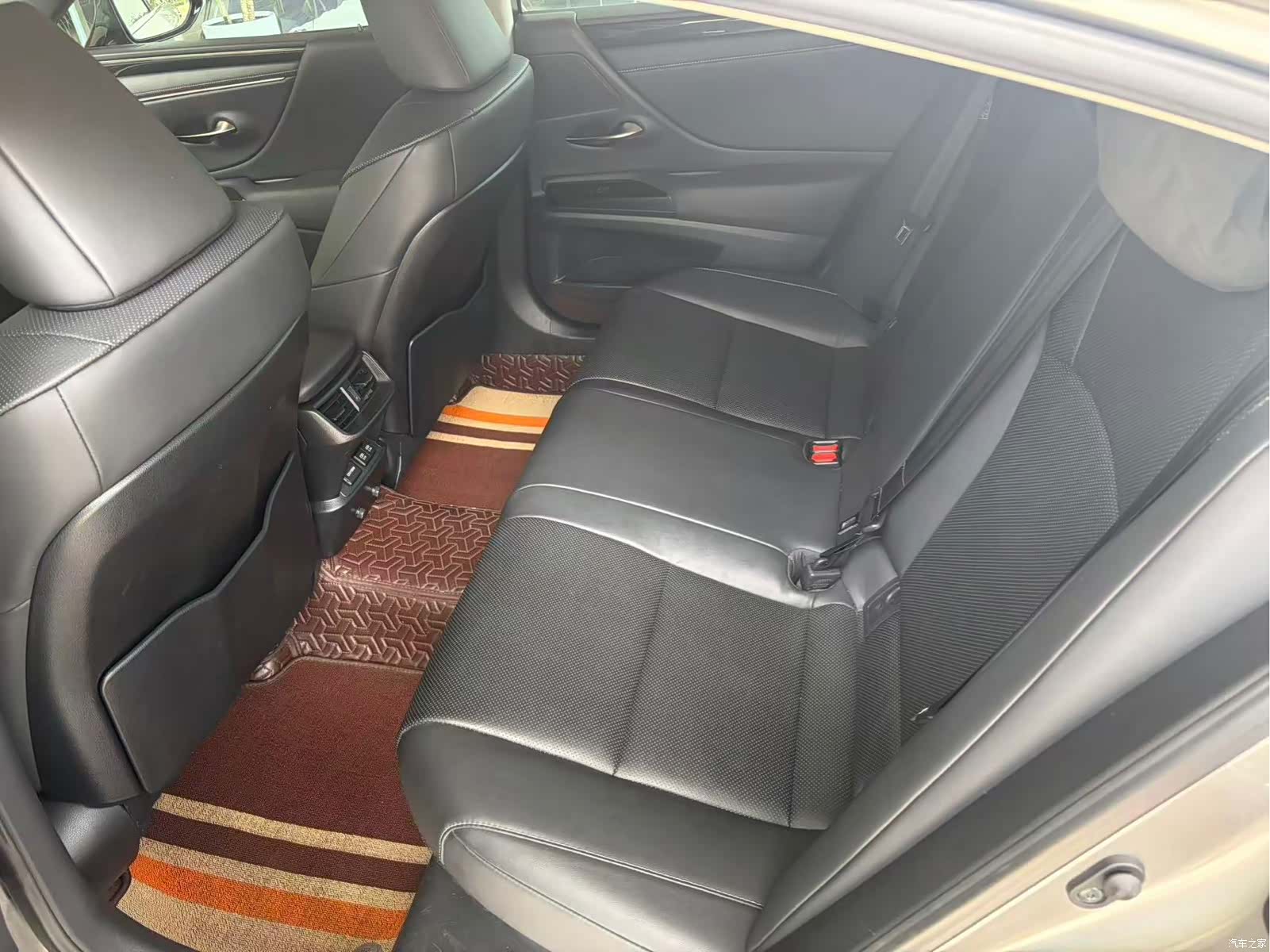 Lexus ES, 2021 7
