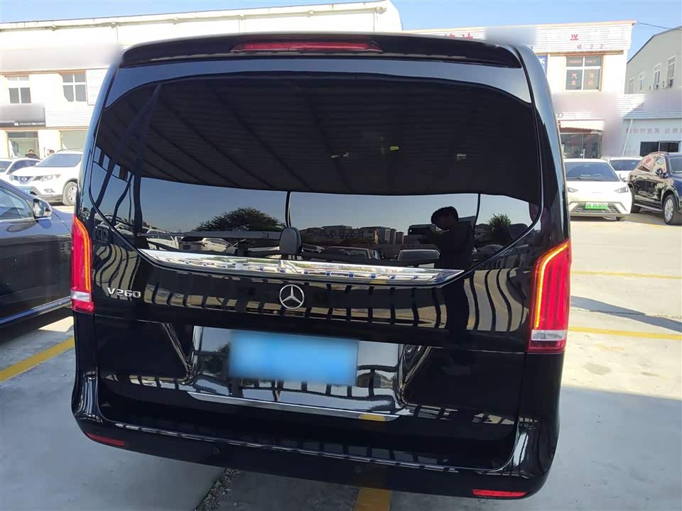 Mercedes-Benz V-class