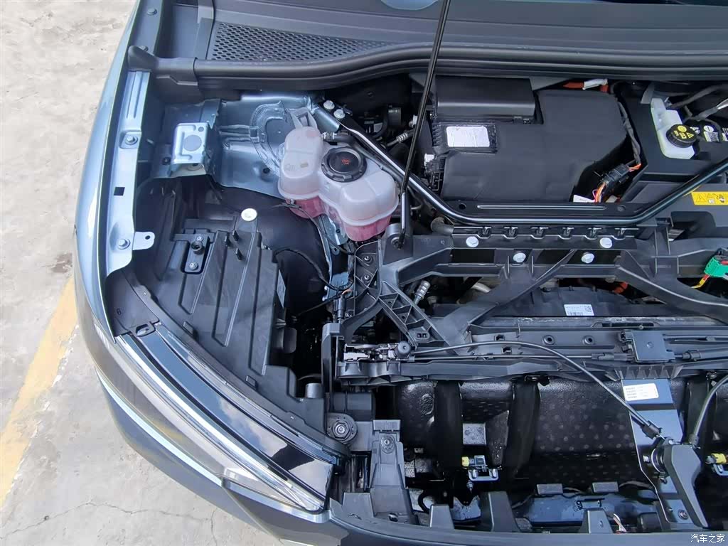 Audi Q4 e-tron, 2023 9