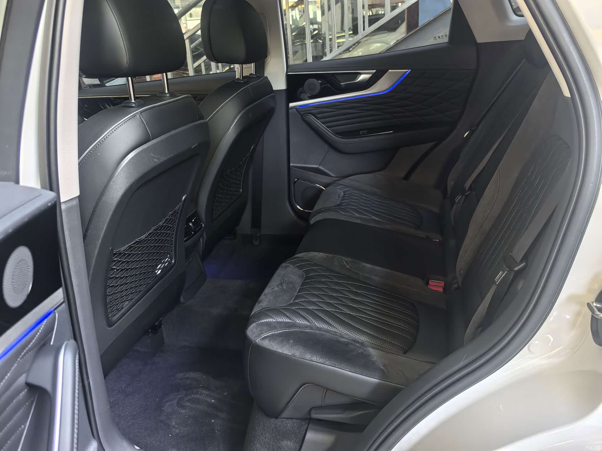 Hongqi HS5, 2022 13