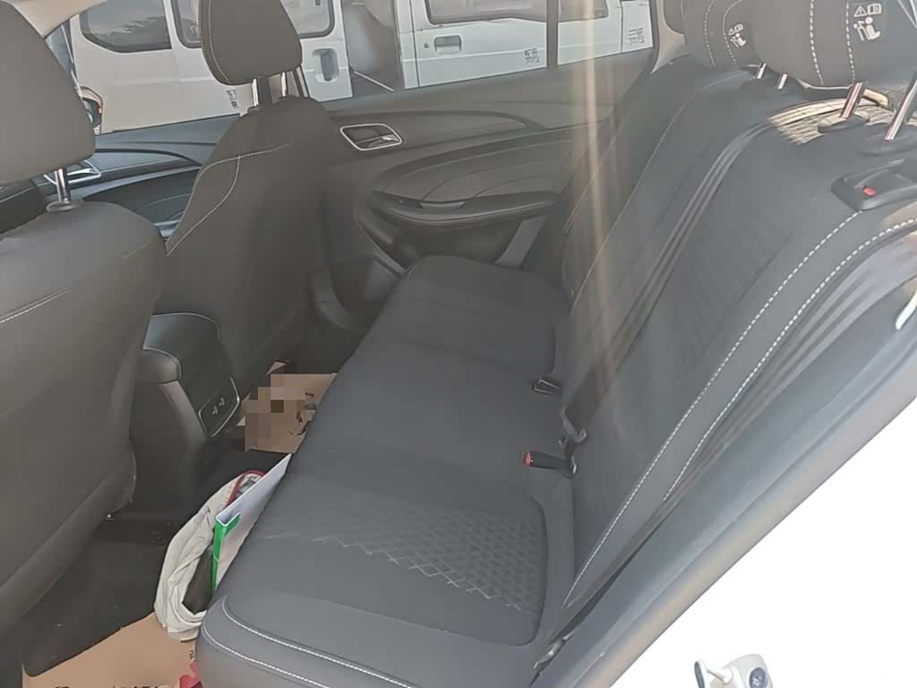Roewe i5, 2021 17