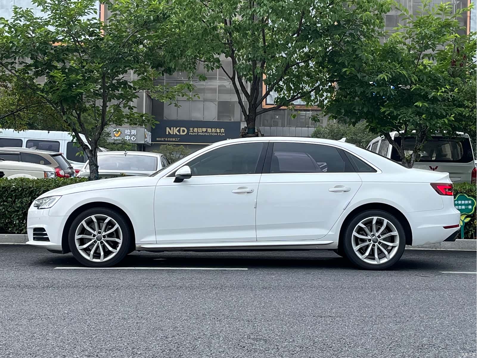 Audi A4L, 2018 3