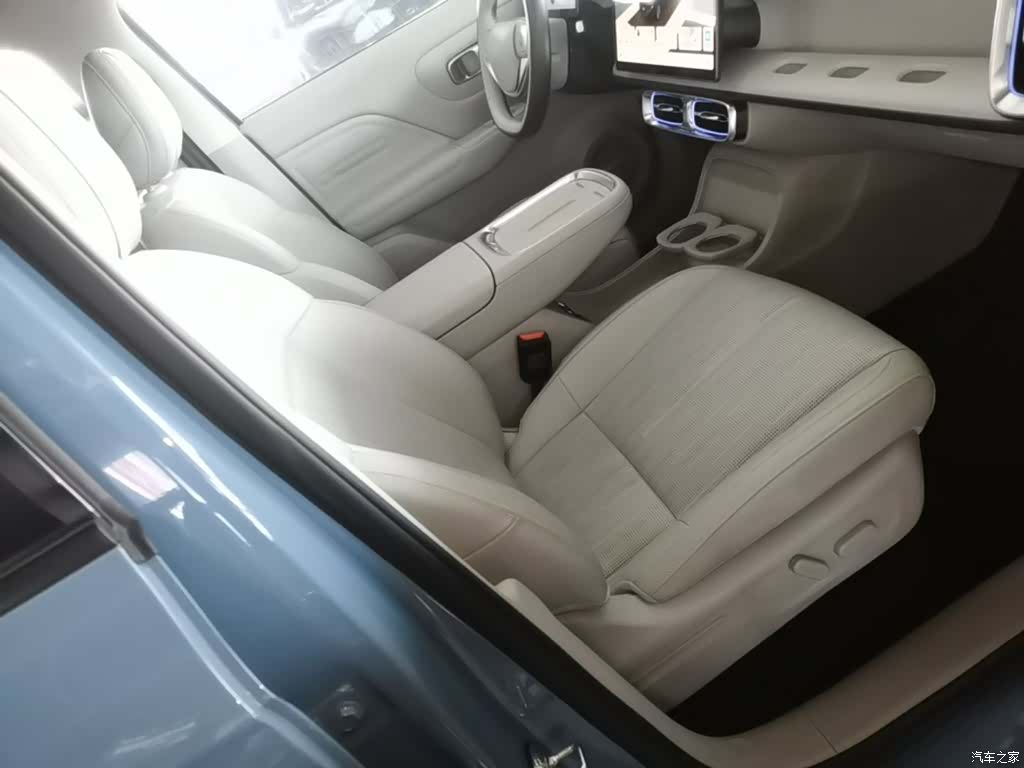 Leapmotor B10, 2025 25