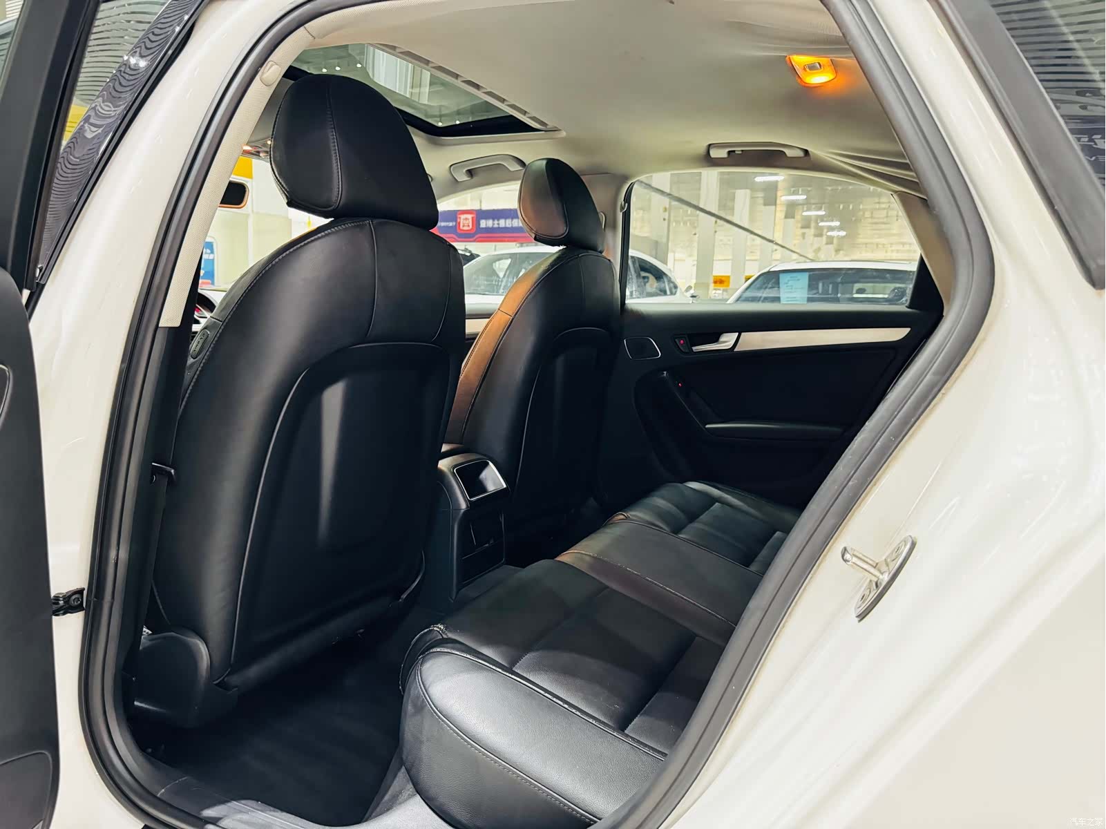Audi A4L, 2011 4