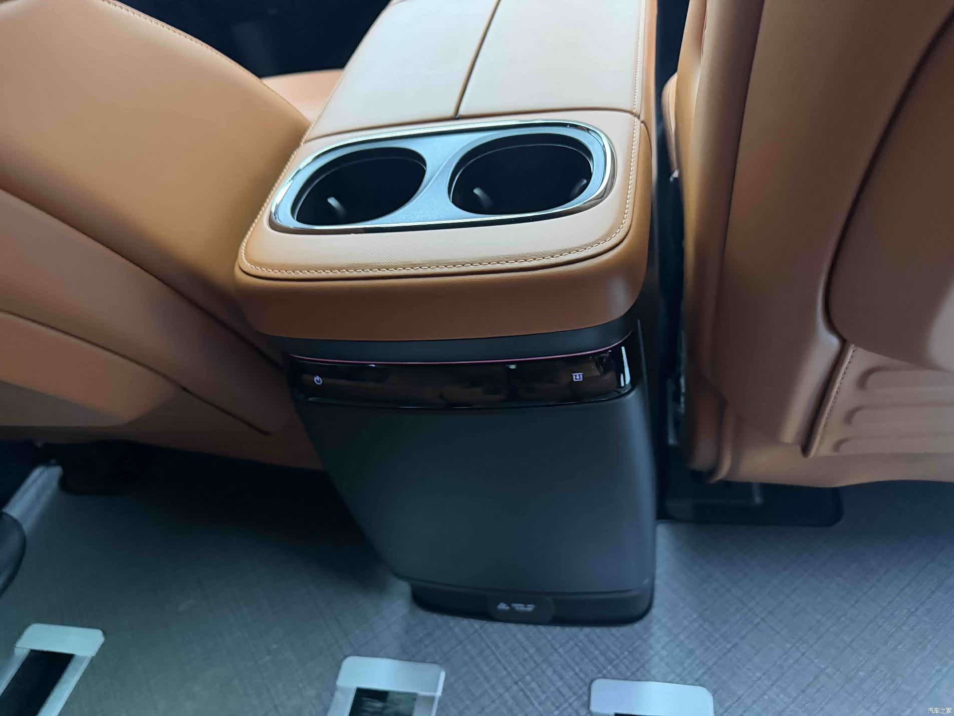 Trumpchi M8, 2025 10