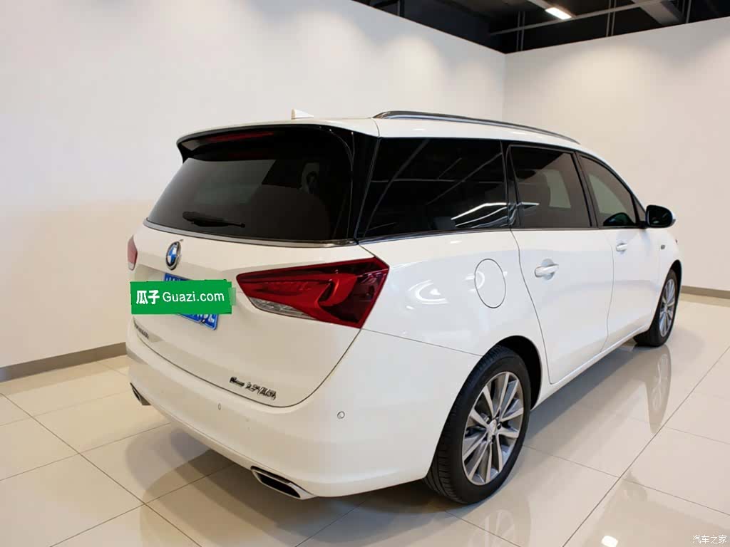 Buick GL6, 2022 6
