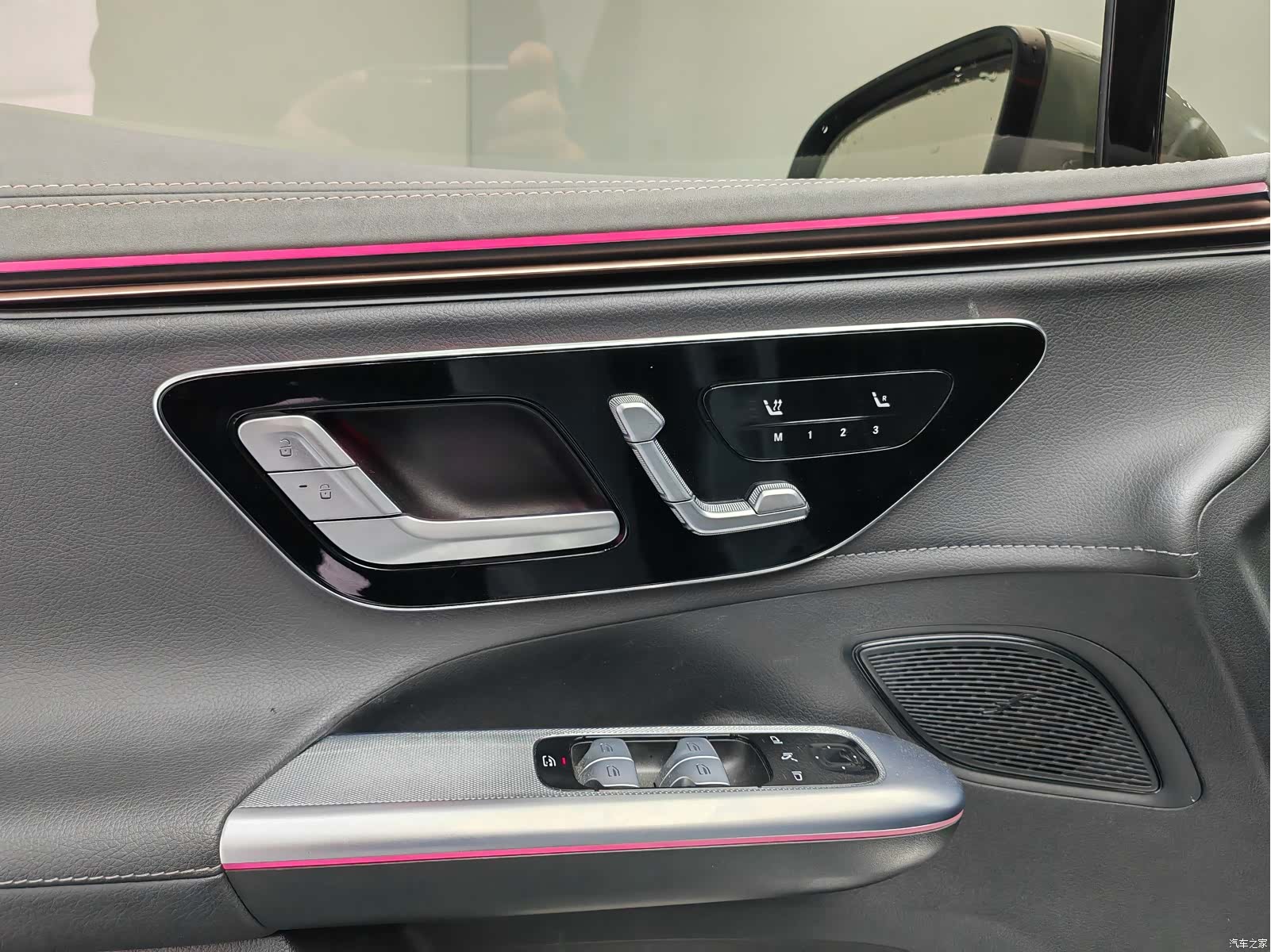 Mercedes-Benz EQE, 2024 18
