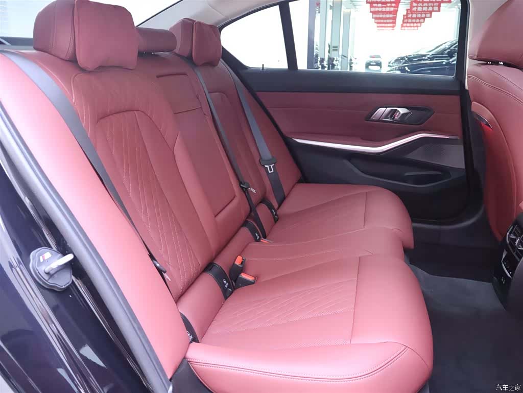 BMW 3 Series, 2025 22