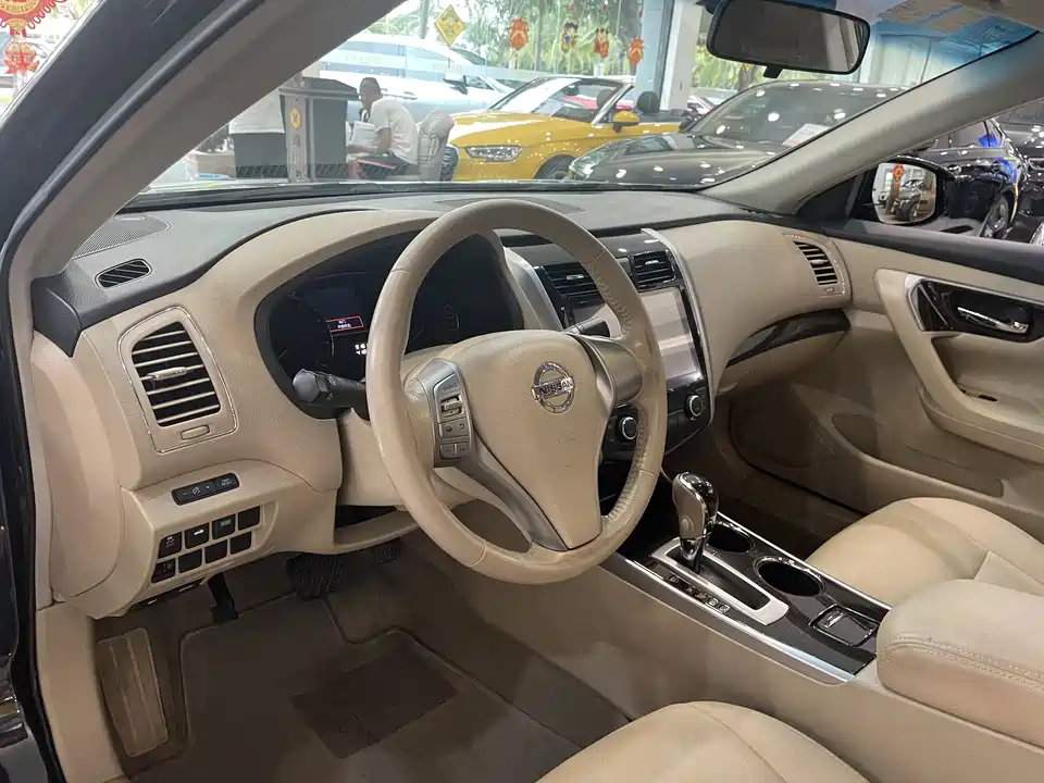 Nissan Teana