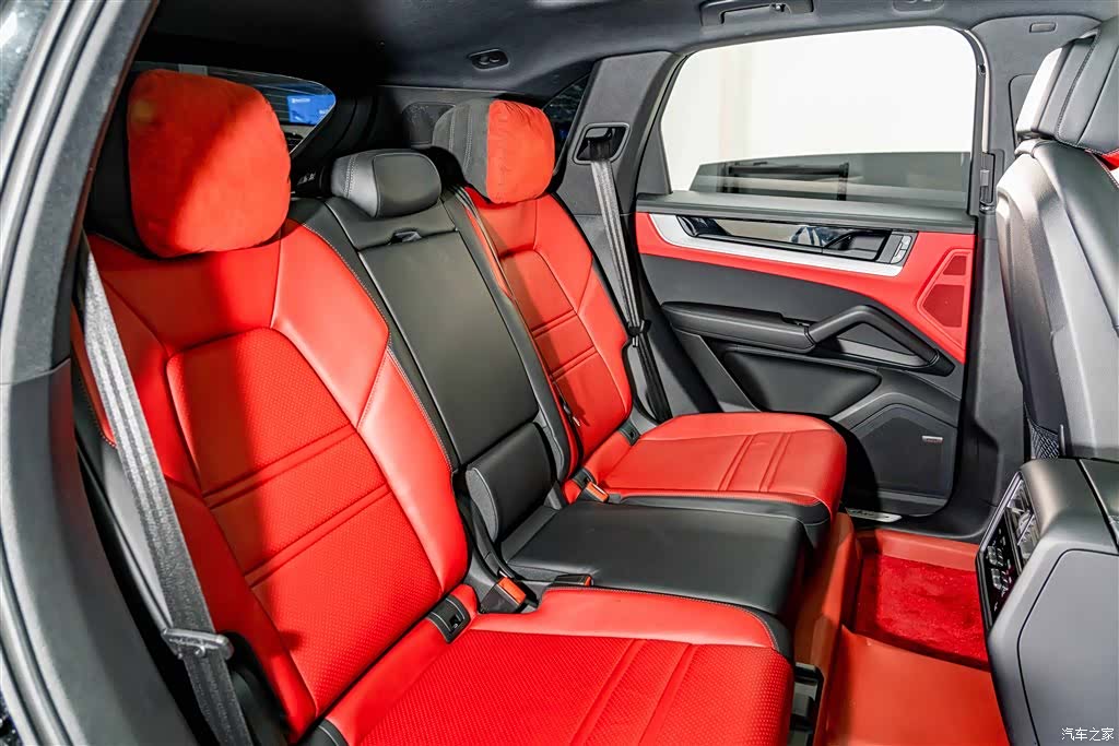 Porsche Cayenne, 2025 24