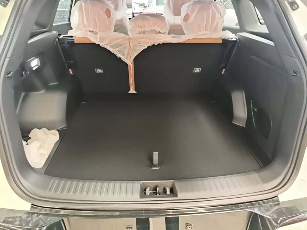 Geely Boyue, 2026 19