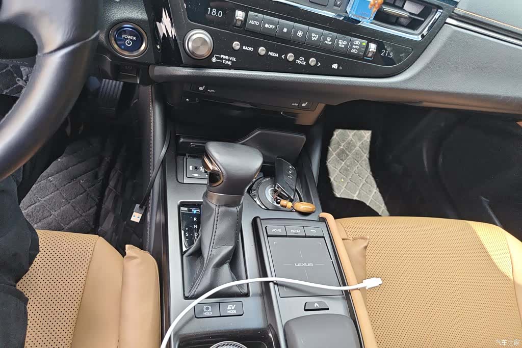 Lexus ES, 2021 16