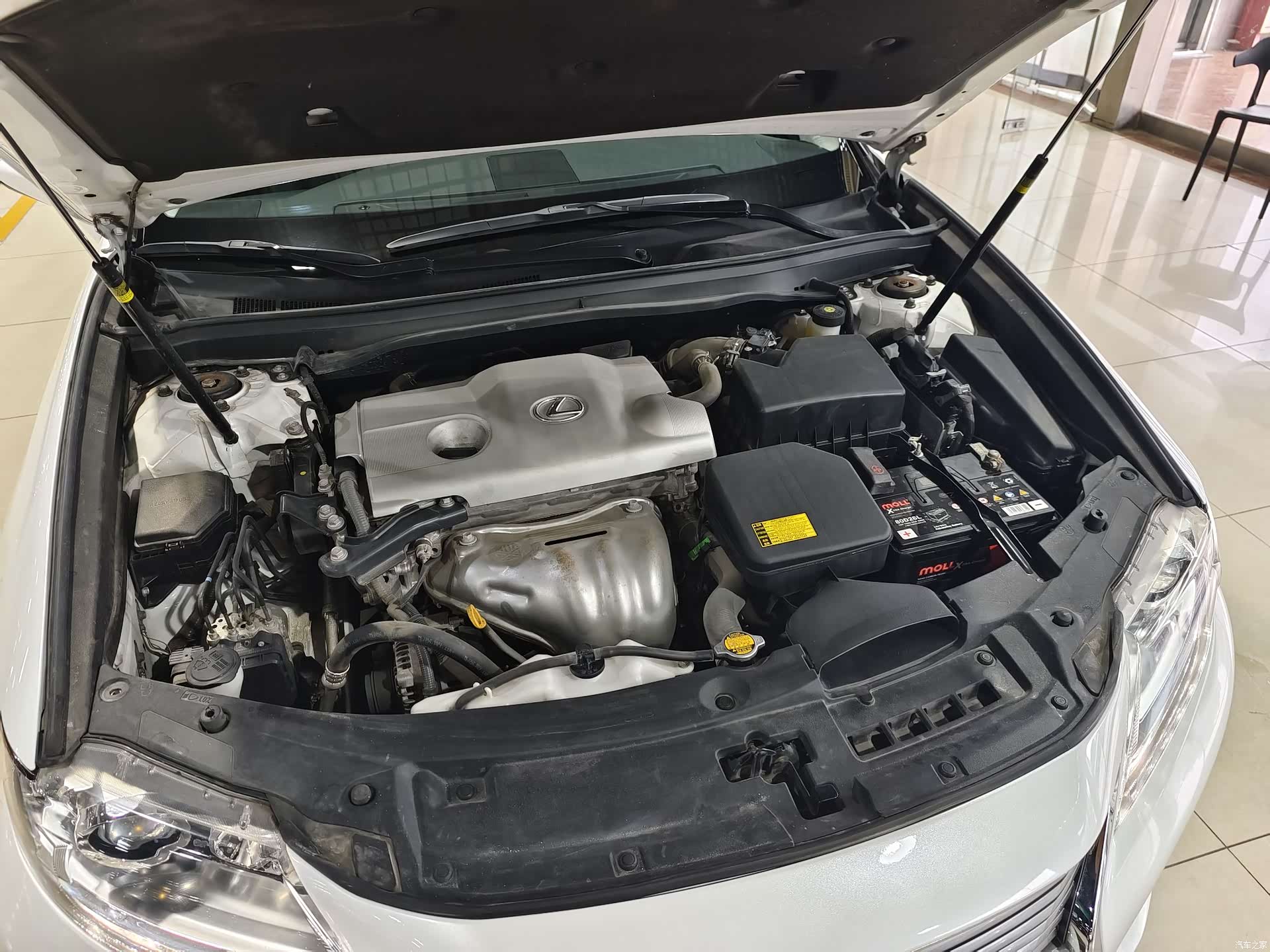 Lexus ES, 2014 8