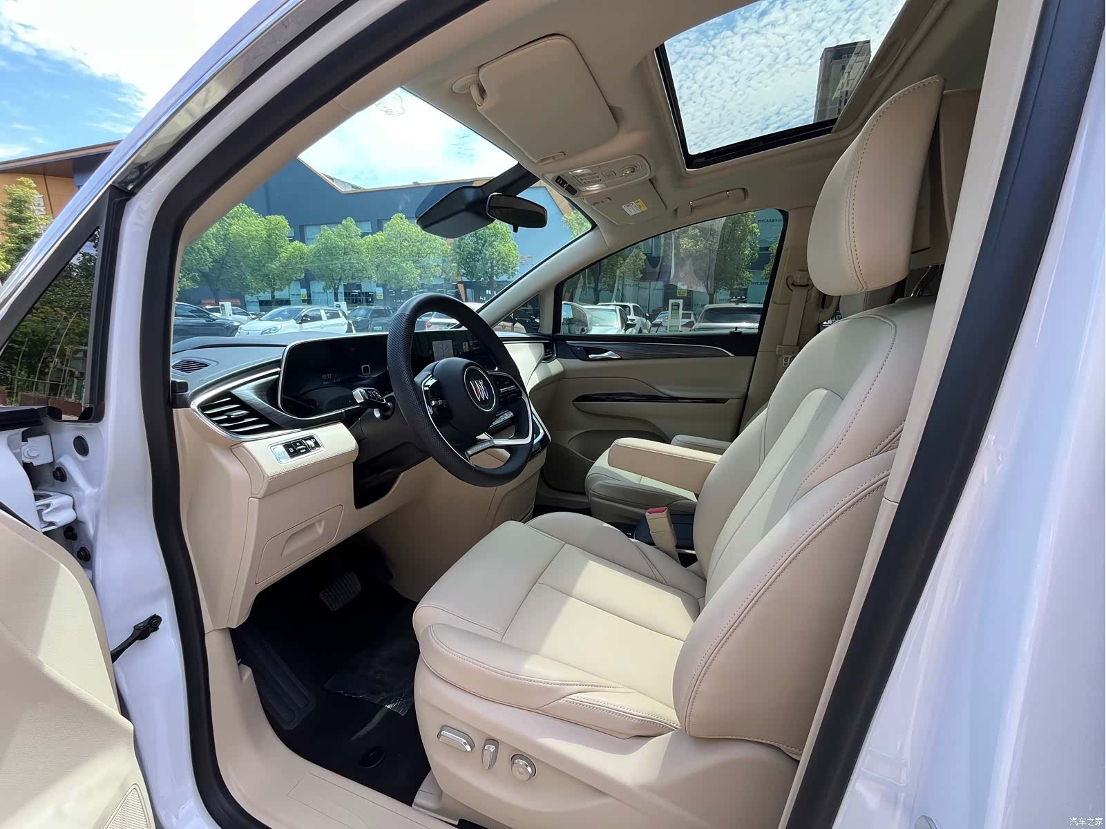 Buick GL8, 2025 9