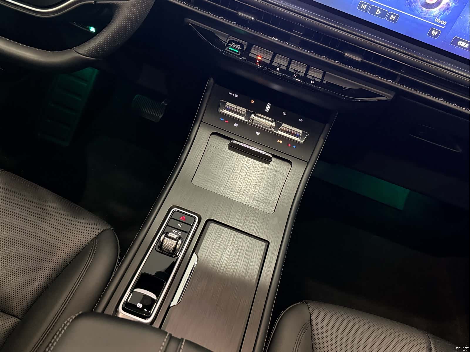 Lincoln Corsair, 2025 10