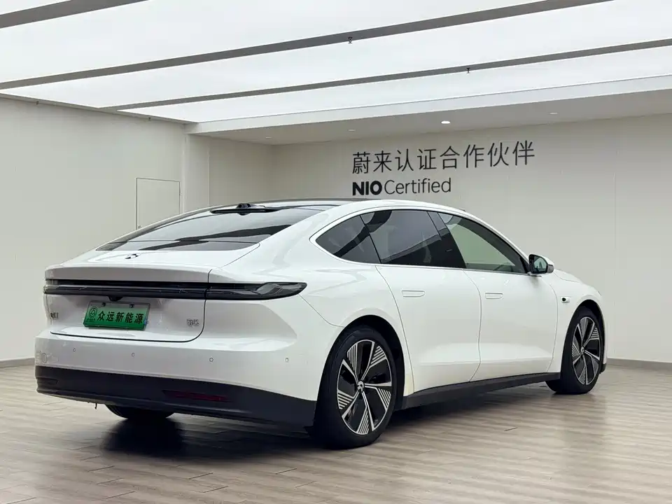 NIO ET7