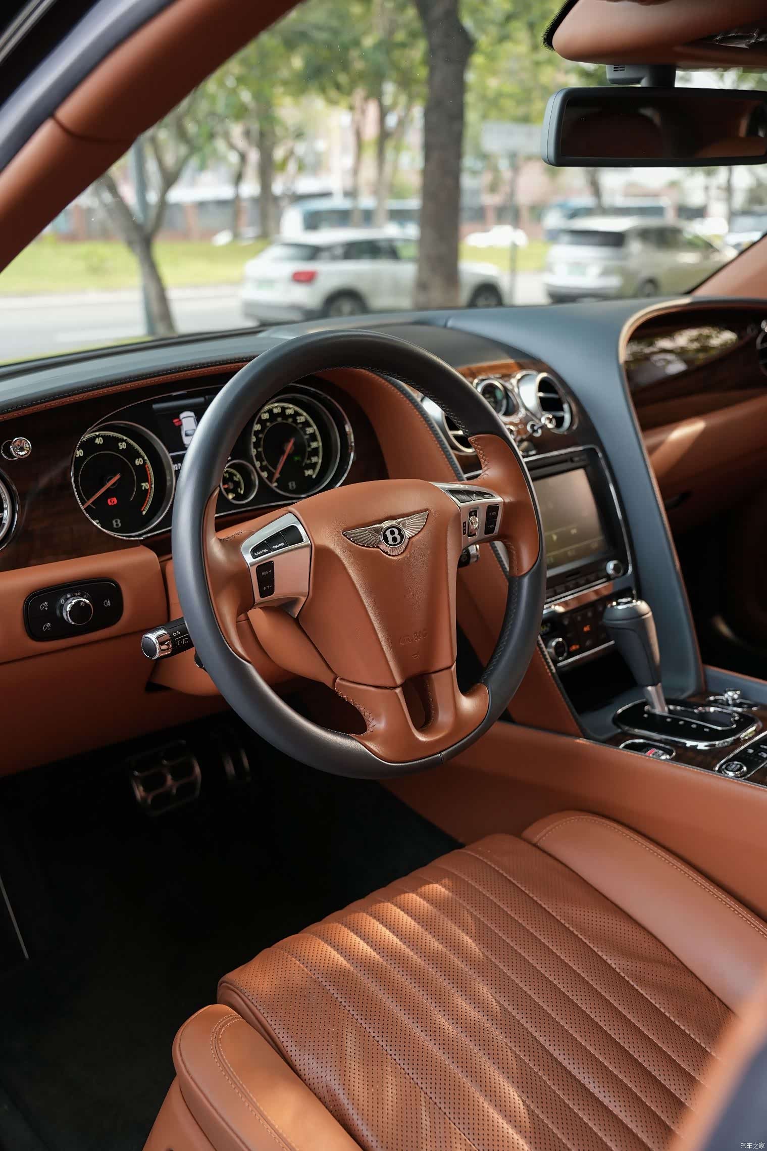 Bentley Flying Spur, 2018 10