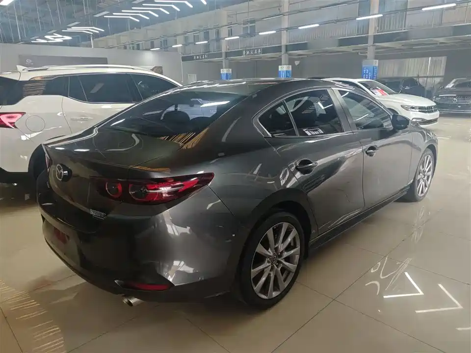 Mazda 3 Angkesaila