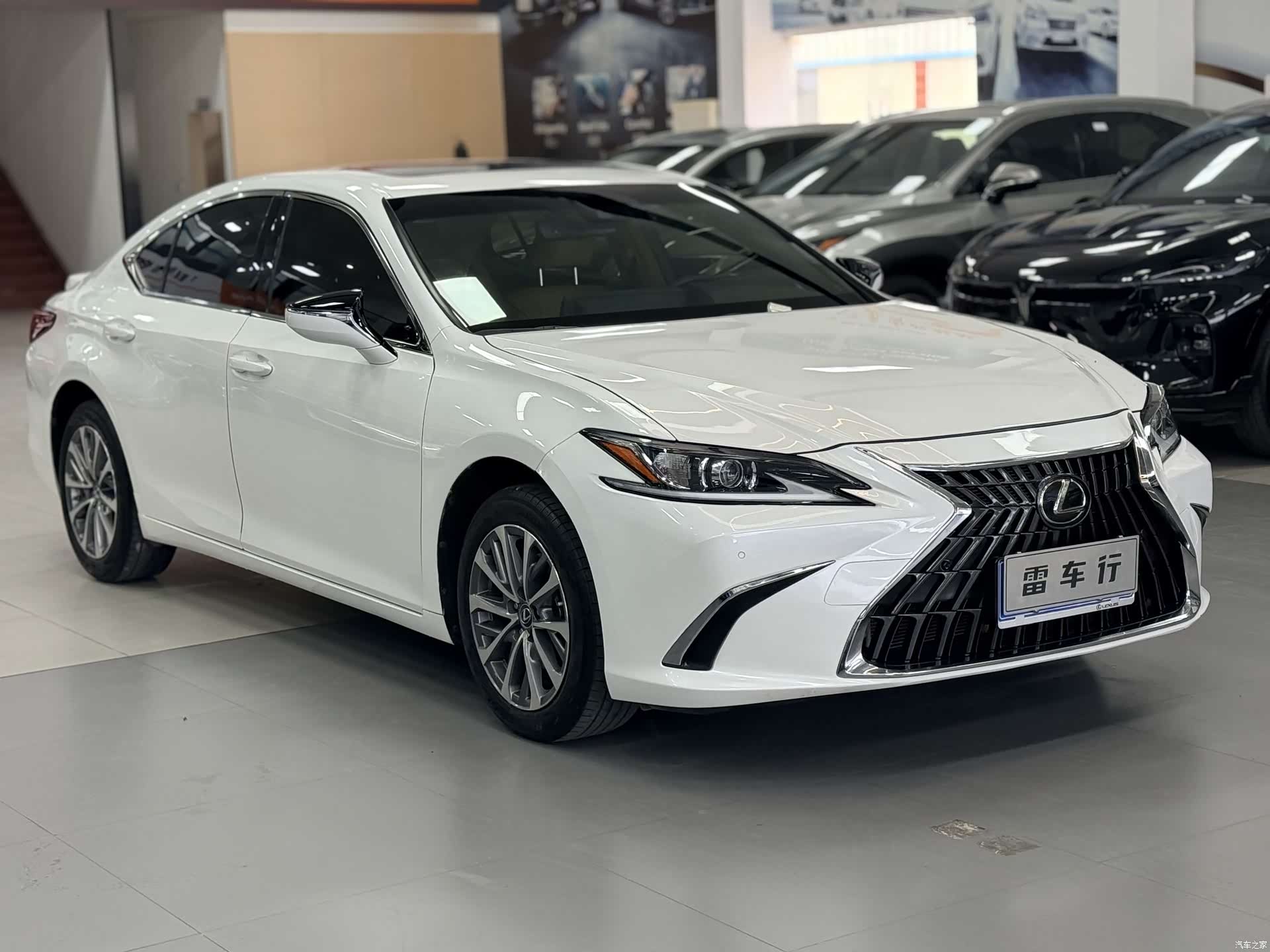 Lexus ES, 2023 1